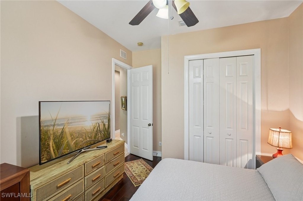 2621 Golden Gate Boulevard W - Photo 26