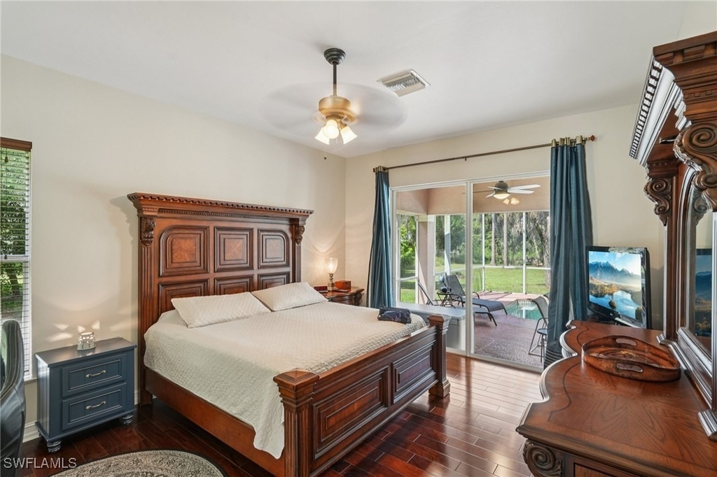 2621 Golden Gate Boulevard W - Photo 18