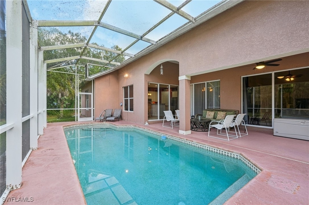 2621 Golden Gate Boulevard W - Photo 34