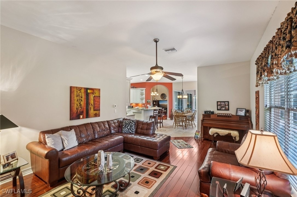 2621 Golden Gate Boulevard W - Photo 13