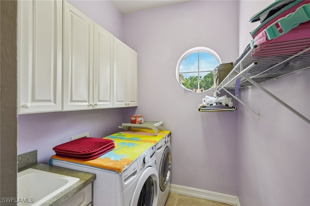 2621 Golden Gate Boulevard W - Photo 24