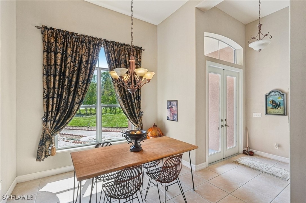 2621 Golden Gate Boulevard W - Photo 5