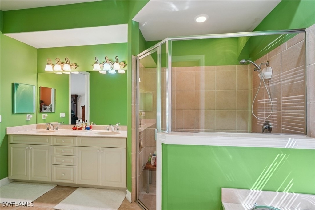 2621 Golden Gate Boulevard W - Photo 23