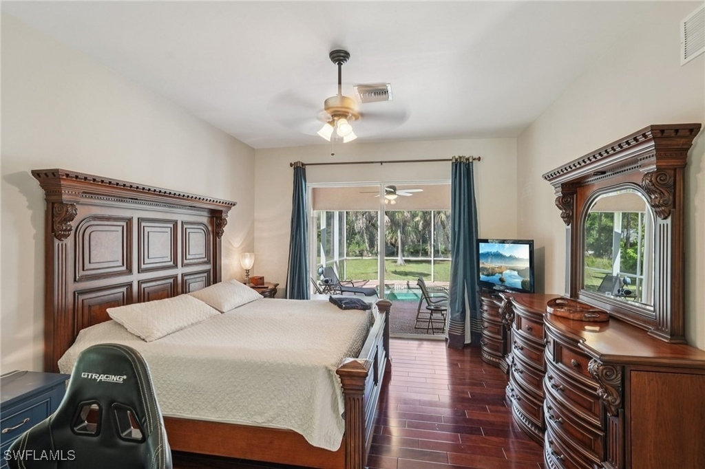 2621 Golden Gate Boulevard W - Photo 20
