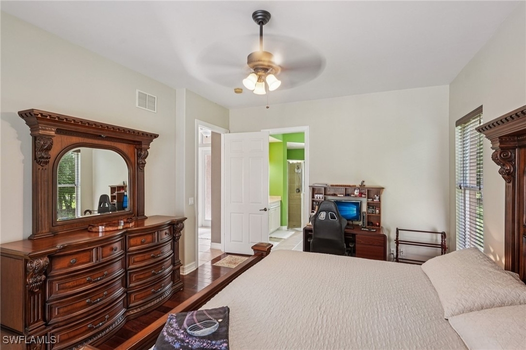 2621 Golden Gate Boulevard W - Photo 19