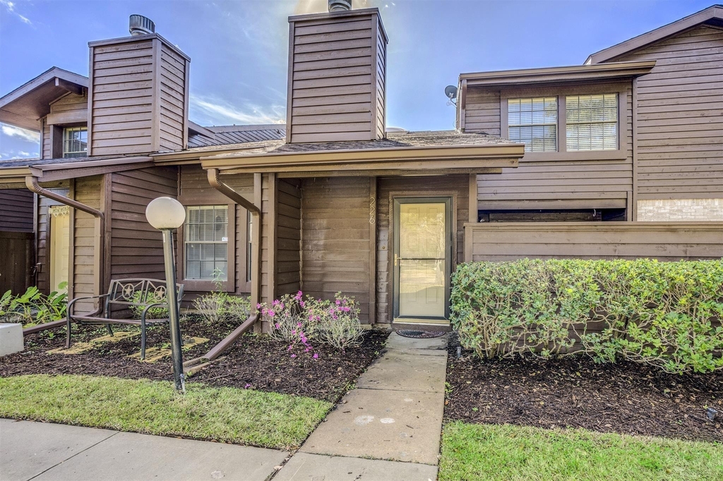 2611 Grants Lake Boulevard - Photo 0