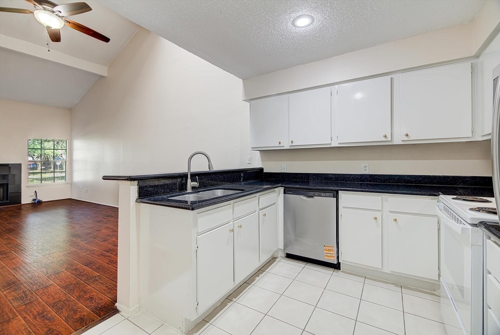 2611 Grants Lake Boulevard - Photo 10