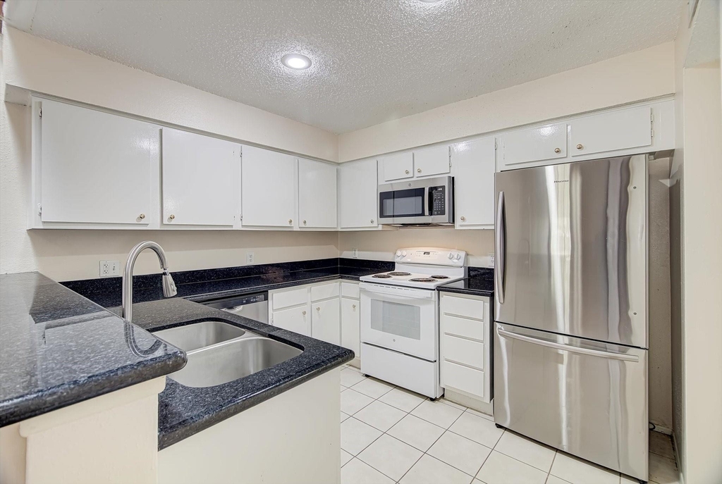 2611 Grants Lake Boulevard - Photo 9