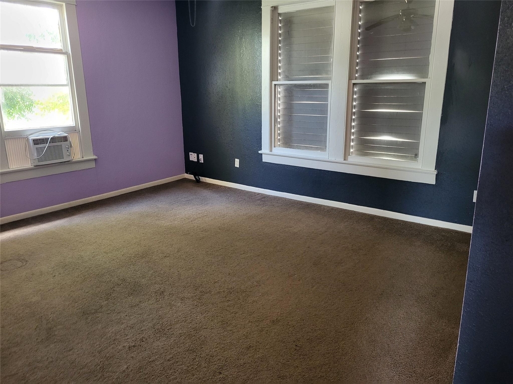 4401 Avenue Q 1/2 - Photo 9