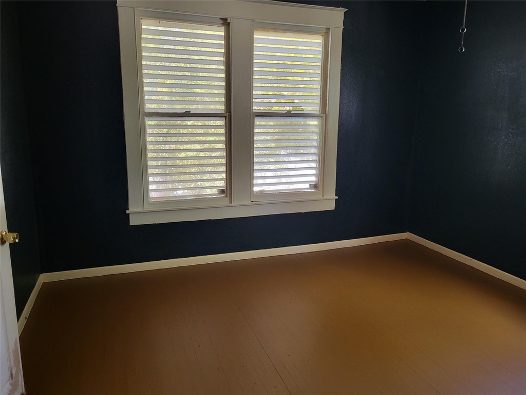 4401 Avenue Q 1/2 - Photo 6
