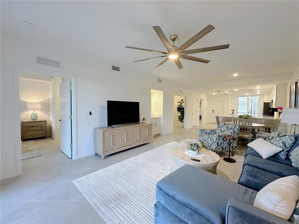 14221 Heritage Landing Boulevard - Photo 10