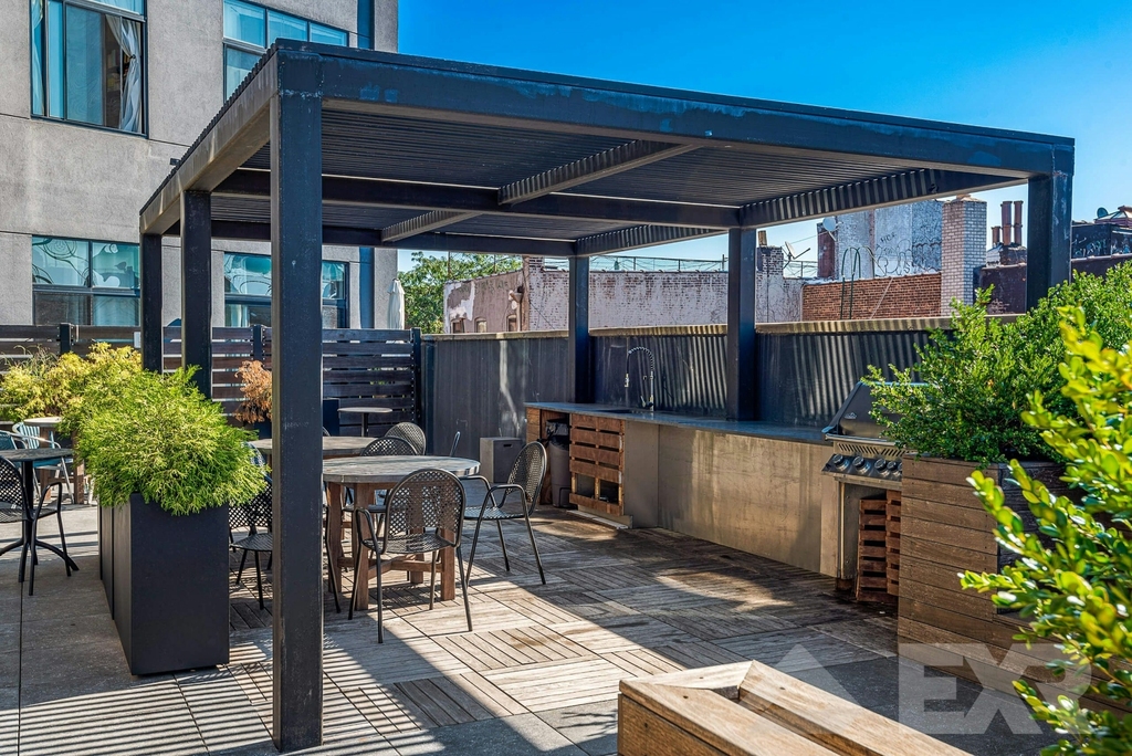 55-27 Myrtle Avenue - Photo 17
