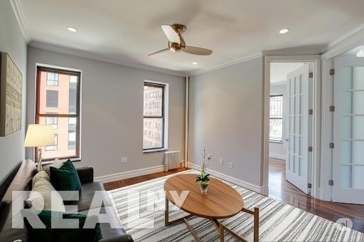 East 6th Street - Photo 4