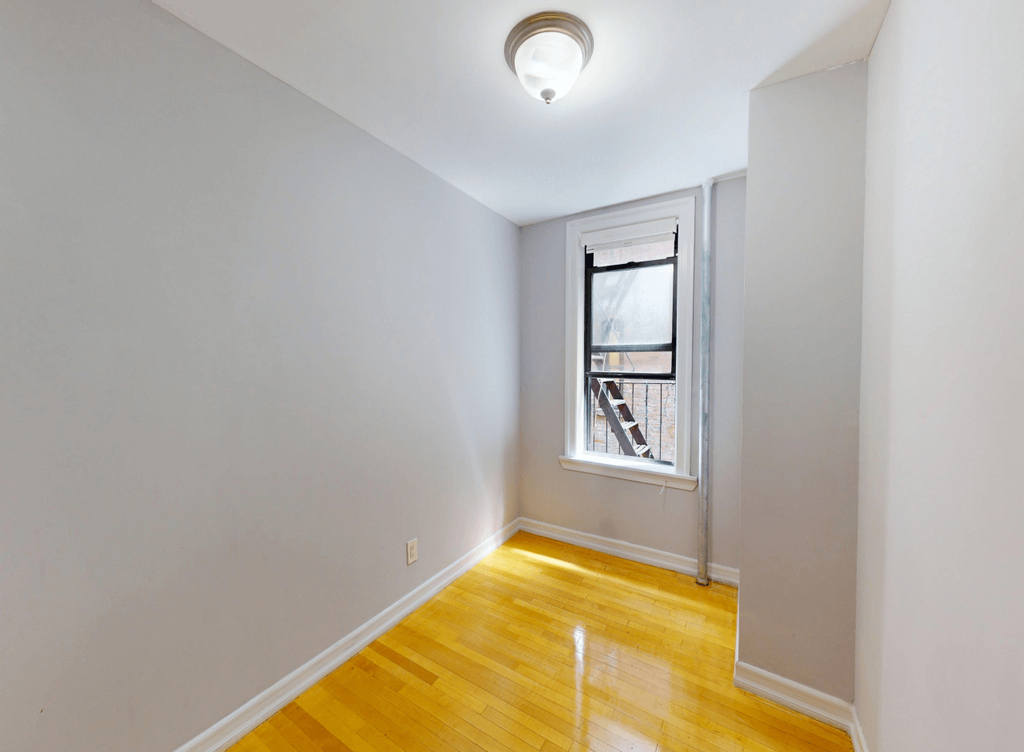 East 13th Street - Photo 2