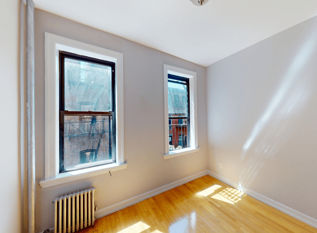 East 13th Street - Photo 3