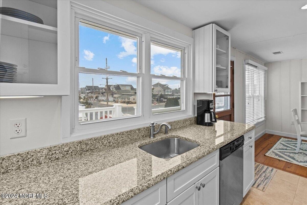 51 3rd Avenue - Photo 6