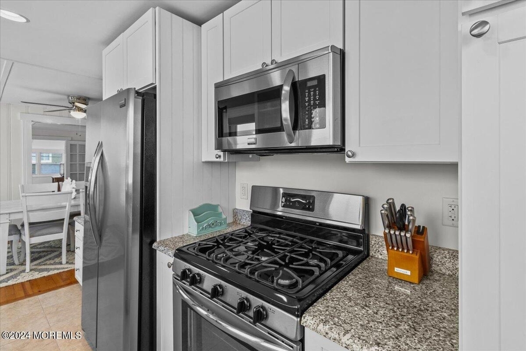 51 3rd Avenue - Photo 4