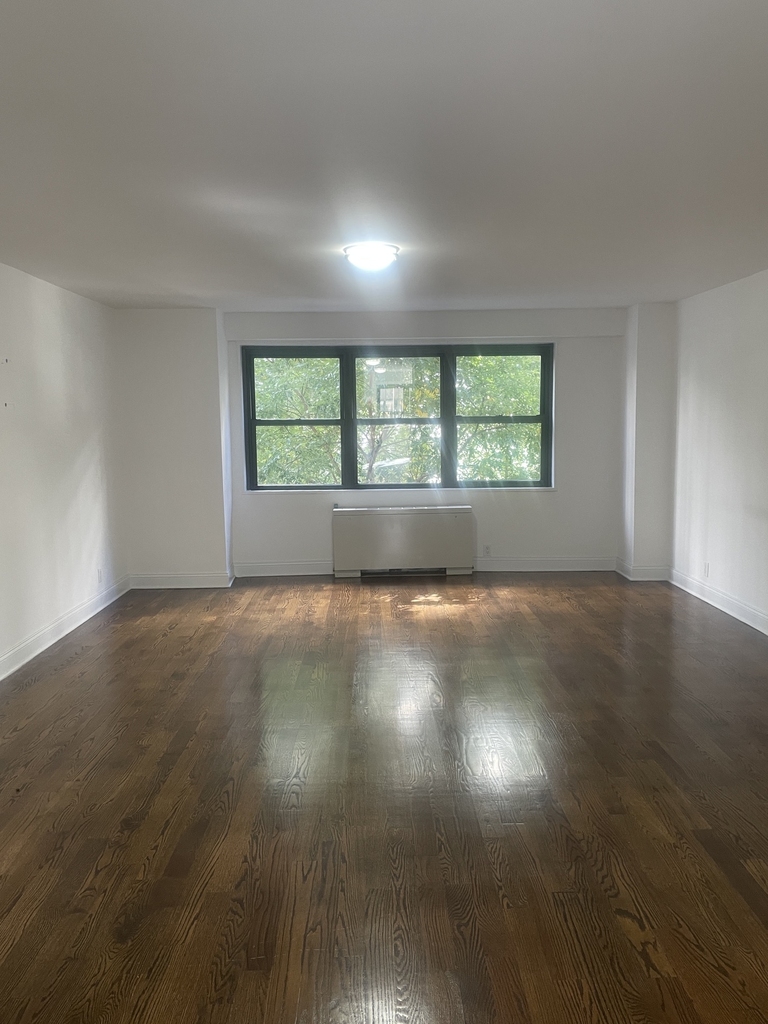 400 East 89th Street - Photo 4