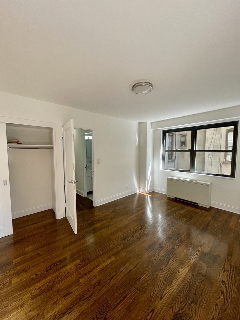 400 East 89th Street - Photo 9