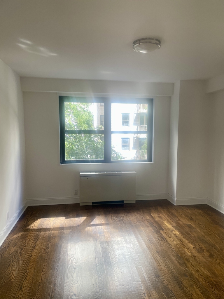 400 East 89th Street - Photo 6