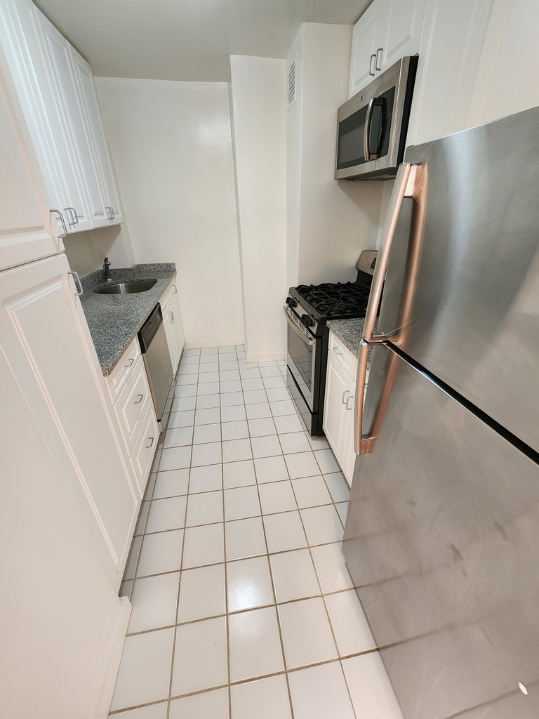145 4th Avenue - Photo 3