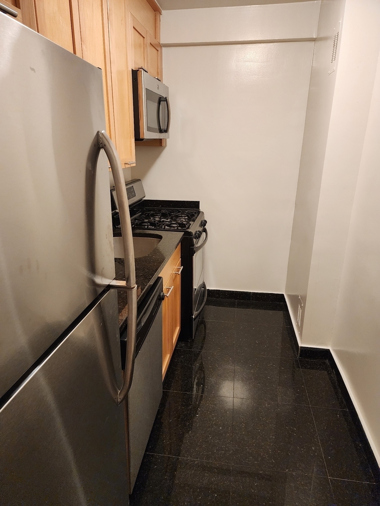 145 4th Avenue - Photo 3