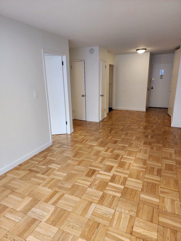 145 4th Avenue - Photo 4