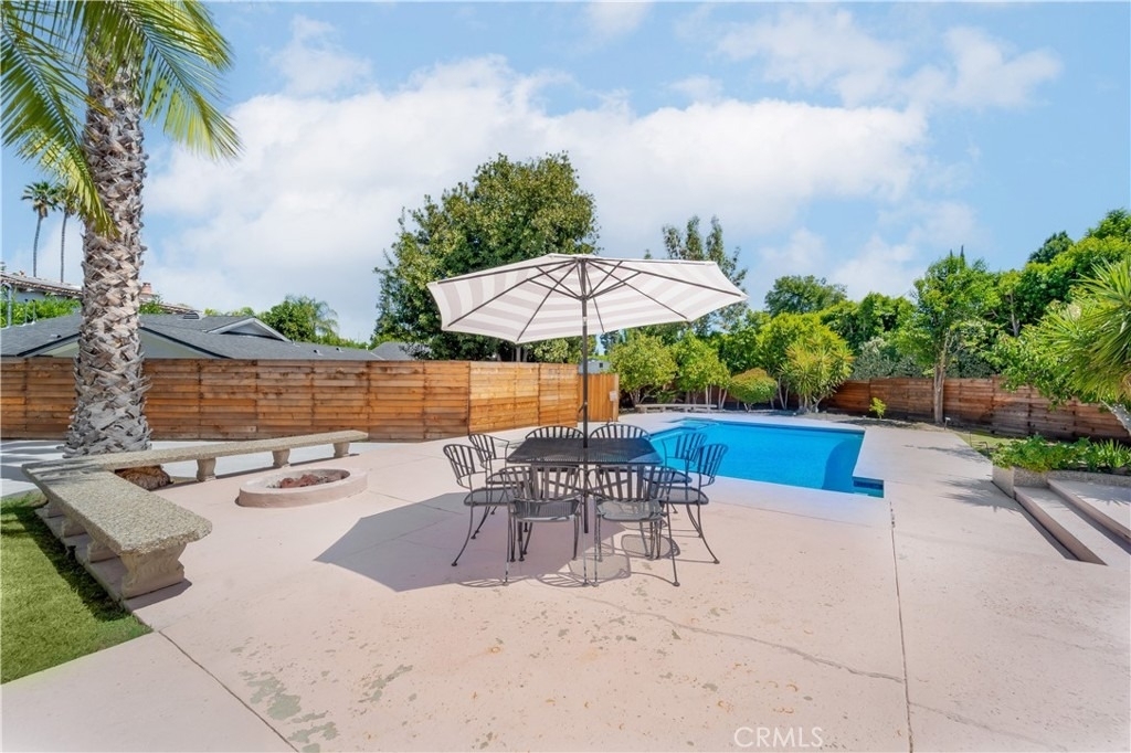 5206 Topeka Drive - Photo 2