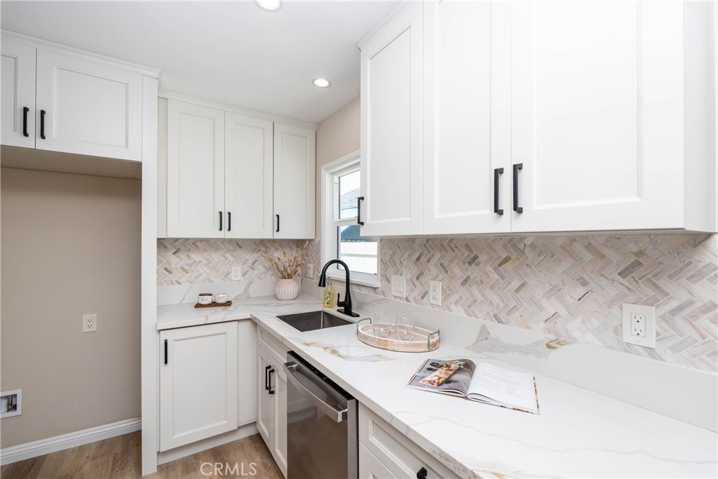 2241 Grand Ave - Photo 5