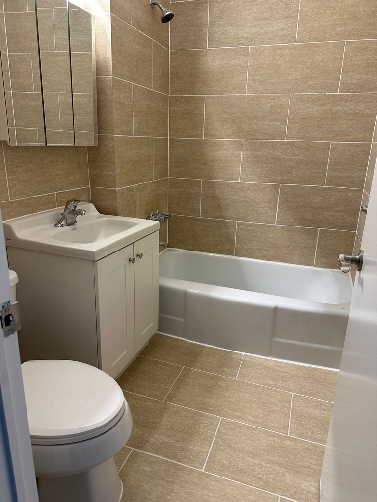 West 34th Street - Photo 7
