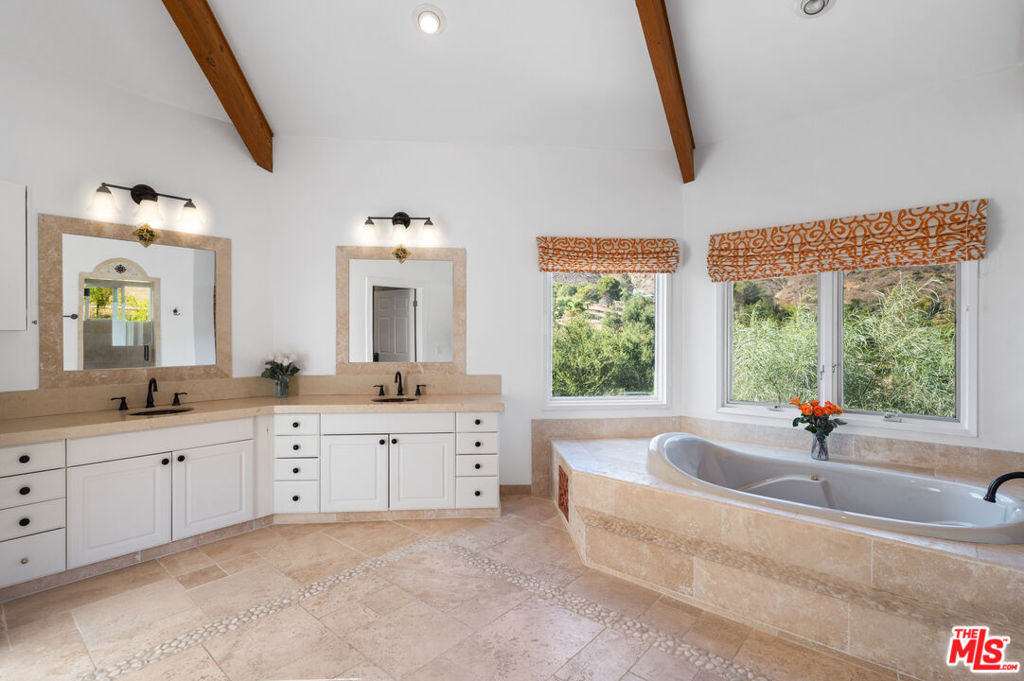 34136 Mulholland Highway - Photo 19