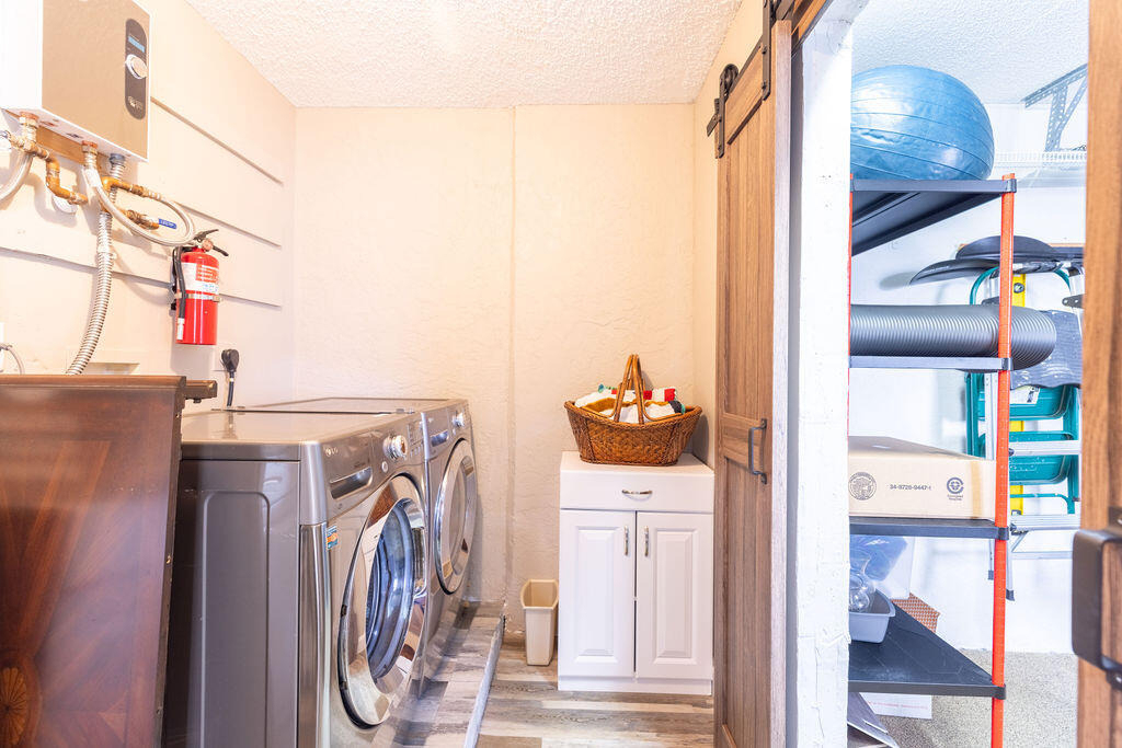 1038 Jeffery Street - Photo 31