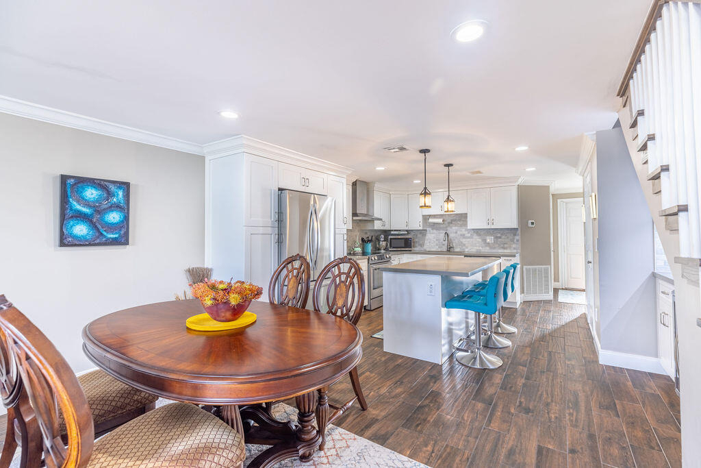 1038 Jeffery Street - Photo 5