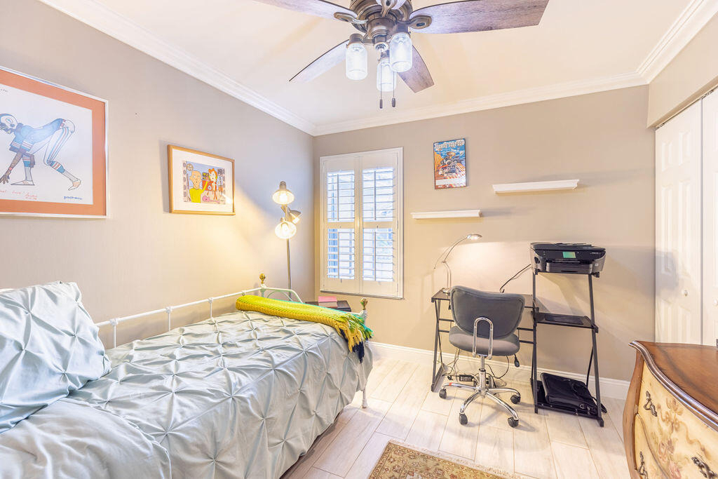 1038 Jeffery Street - Photo 23