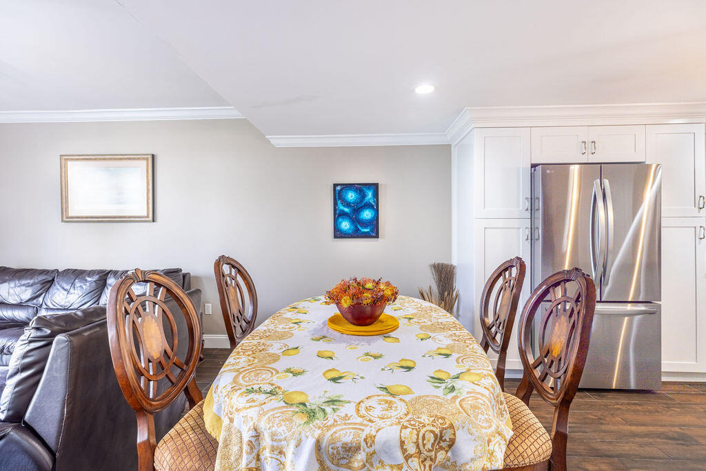 1038 Jeffery Street - Photo 6