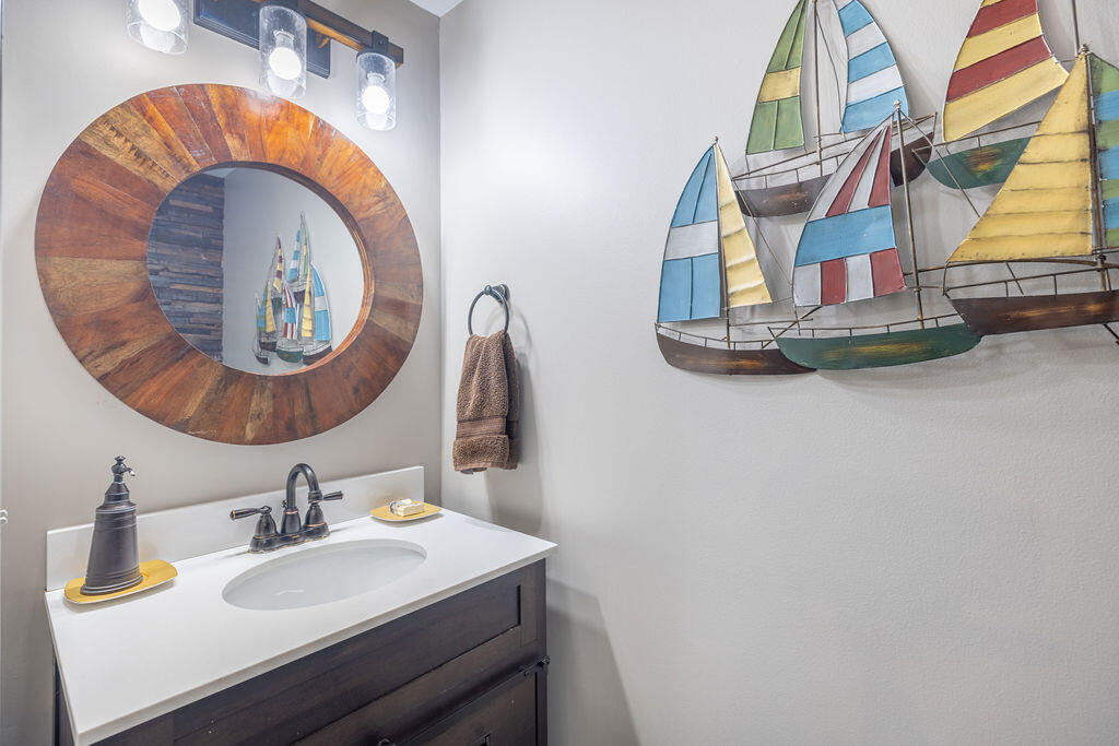 1038 Jeffery Street - Photo 9