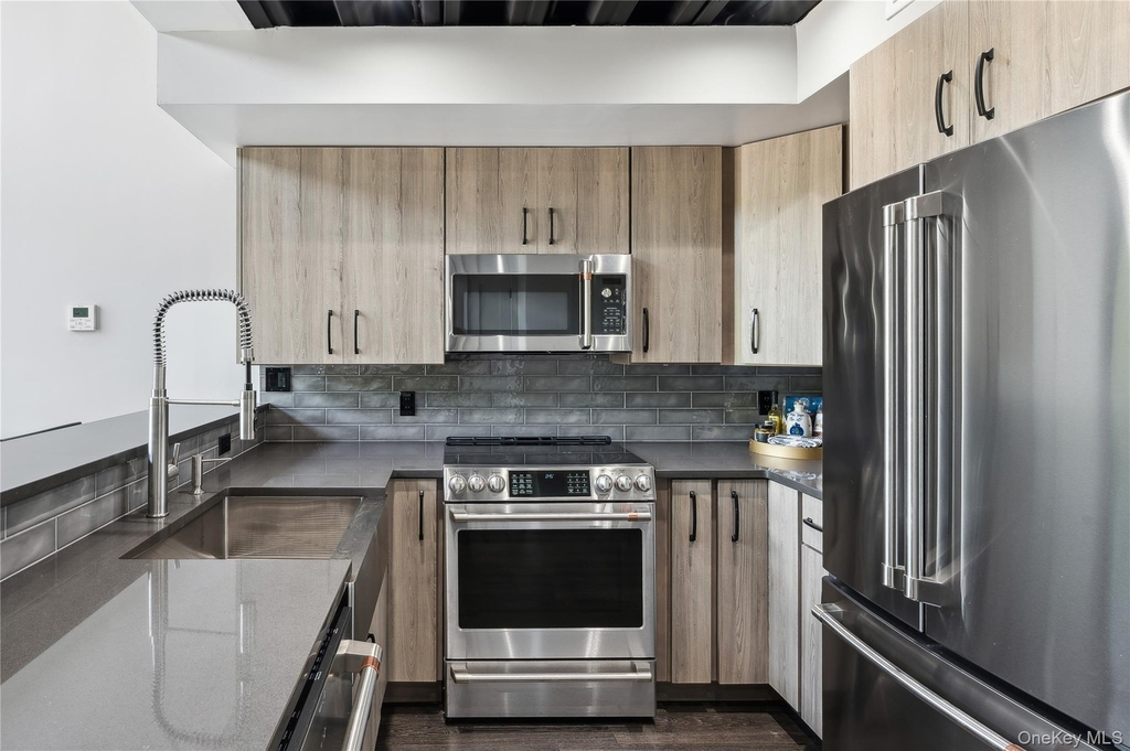 172 E Prospect Avenue - Photo 5