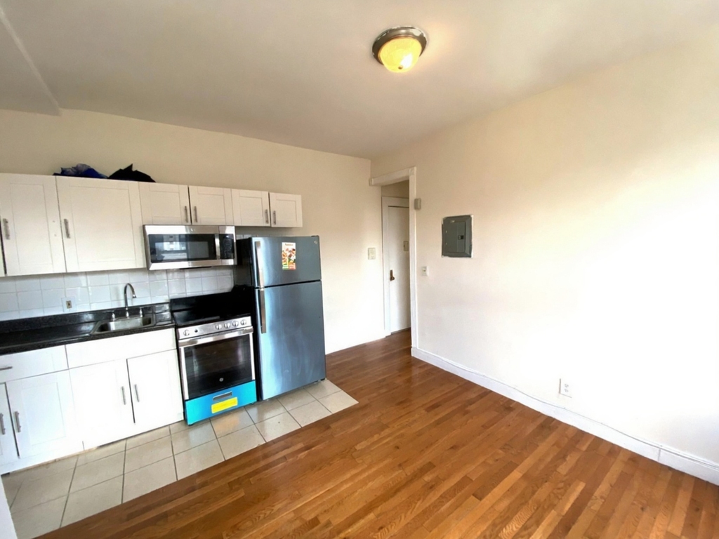 West 170th Street - Photo 1