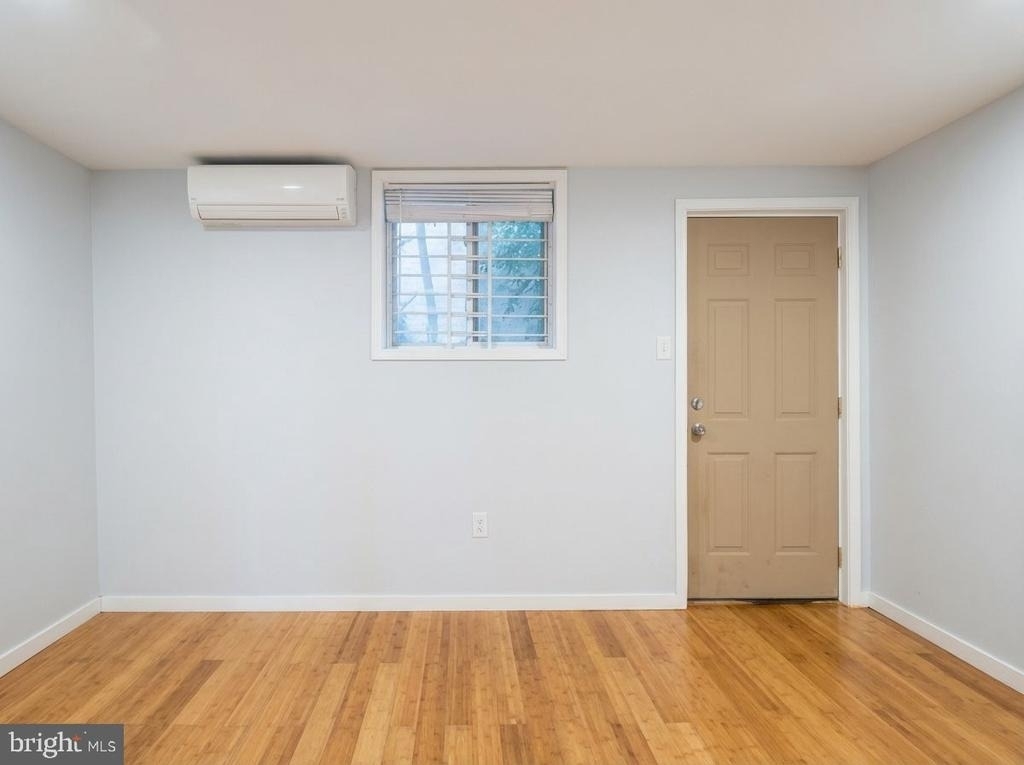 1525 W Seybert Street - Photo 3