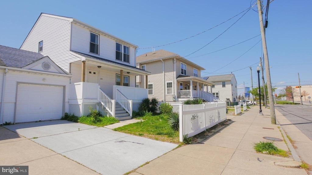 128 N Rhode Island Avenue - Photo 2