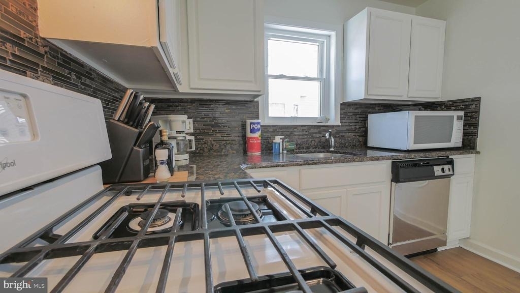 128 N Rhode Island Avenue - Photo 23