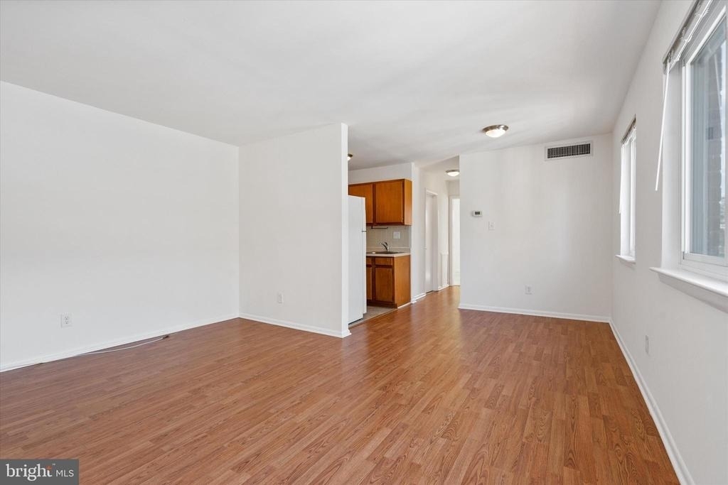 630 11th Street Ne - Photo 2