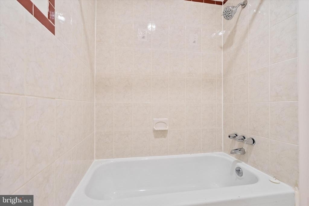 630 11th Street Ne - Photo 13