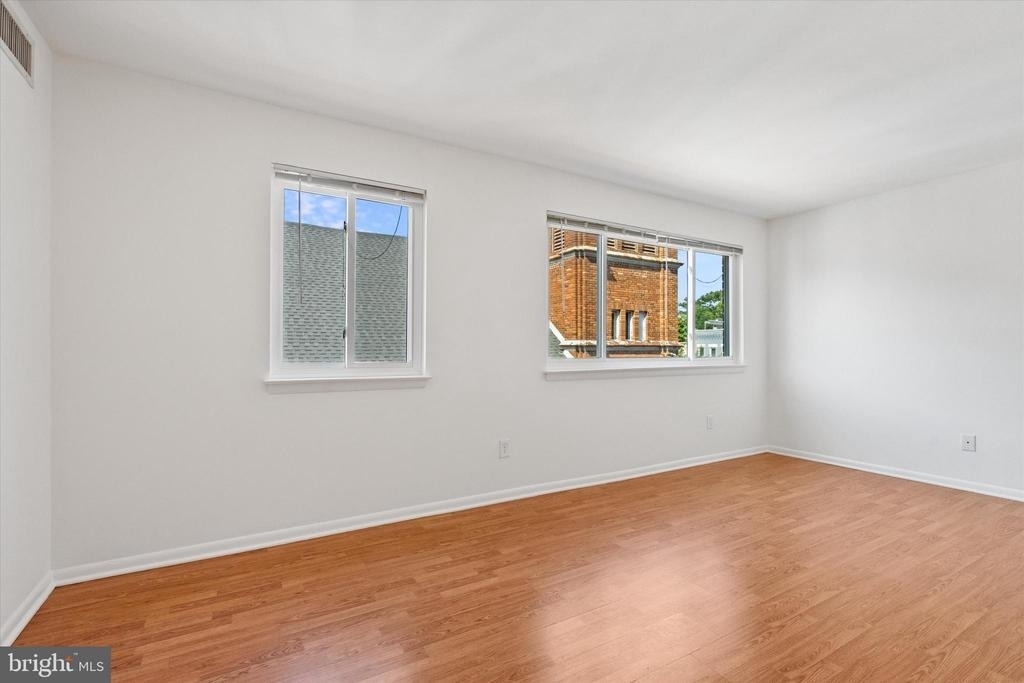630 11th Street Ne - Photo 8