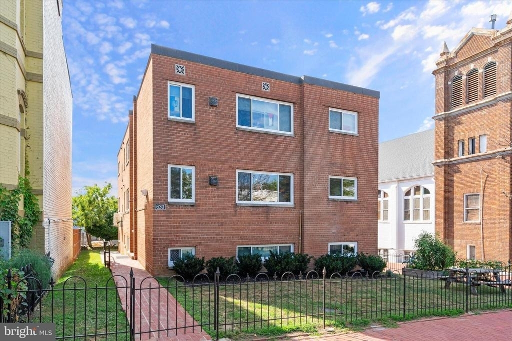 630 11th Street Ne - Photo 0