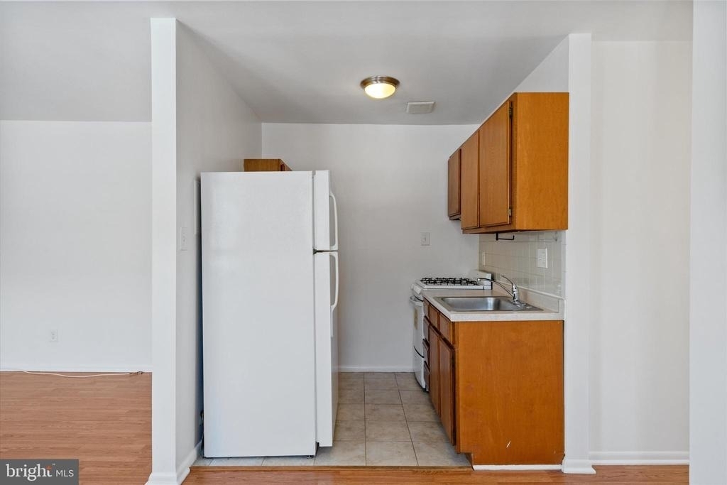 630 11th Street Ne - Photo 4