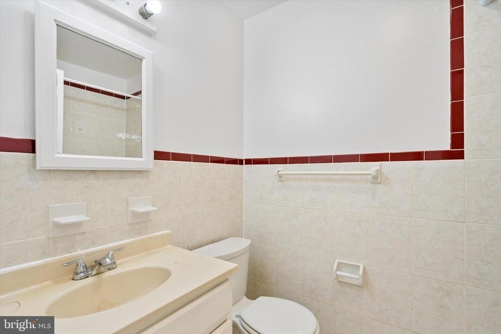 630 11th Street Ne - Photo 12