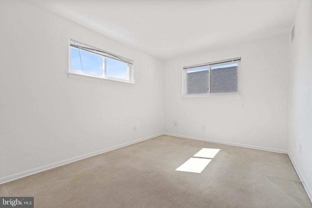 630 11th Street Ne - Photo 10