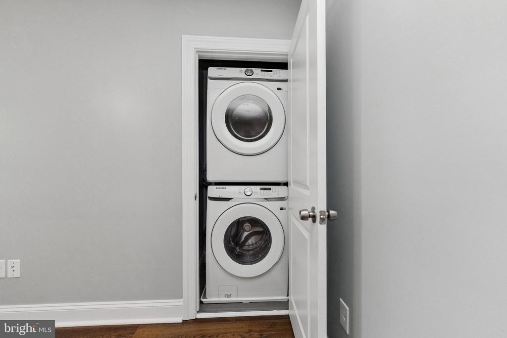 2021 E Street Ne - Photo 12