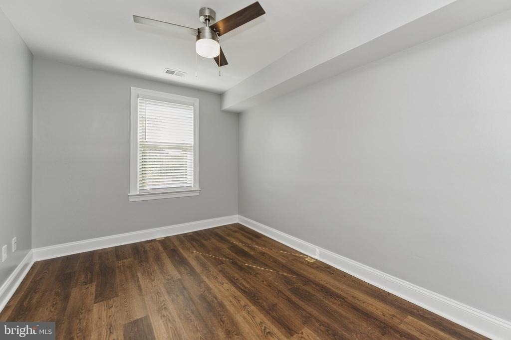 2021 E Street Ne - Photo 10